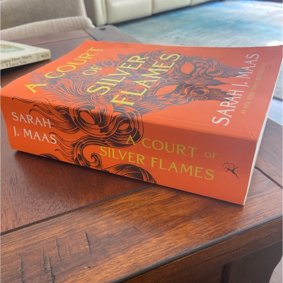 A court of silver flames - Picture 2 of 3